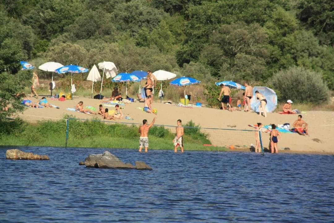 Bungalows, Camping Vega de Francia Sotoserrano Exterior foto